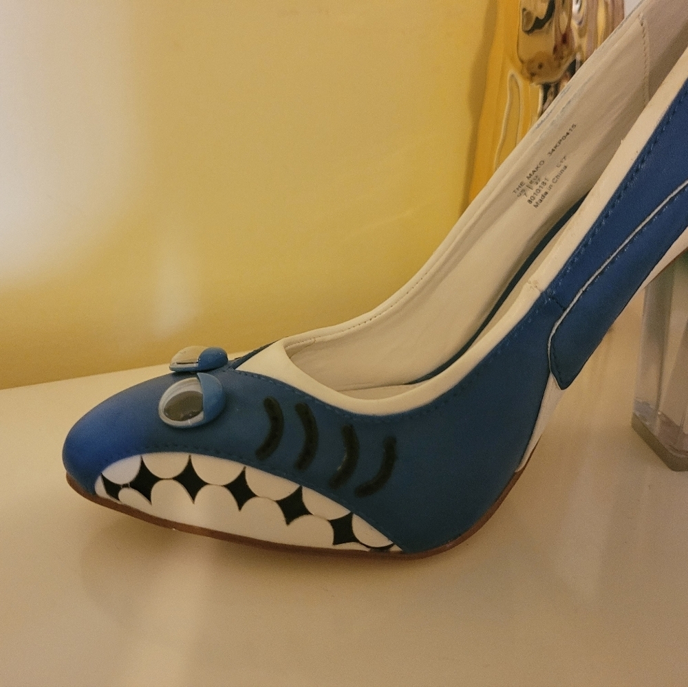 Katy Perry Collections The Mako Shark Heels, BNWOT, size 7 - Picture 6 of 12